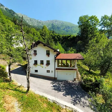 At Peskar's A Charming Countryside House *