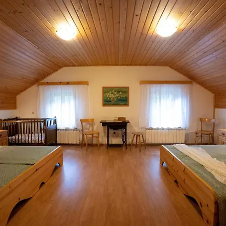 Ferienhaus At Peskar's A Charming Countryside House Podbrdo