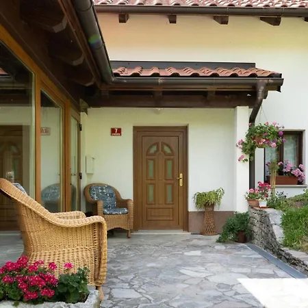 At Peskar's A Charming Countryside House * Podbrdo