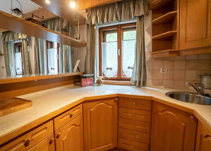 بيت للعطل At Peskar's A Charming Countryside House *