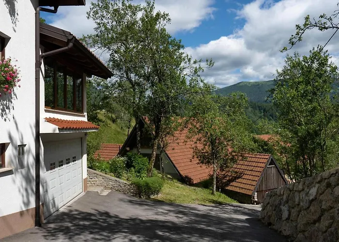 At Peskar's A Charming Countryside House * Podbrdo